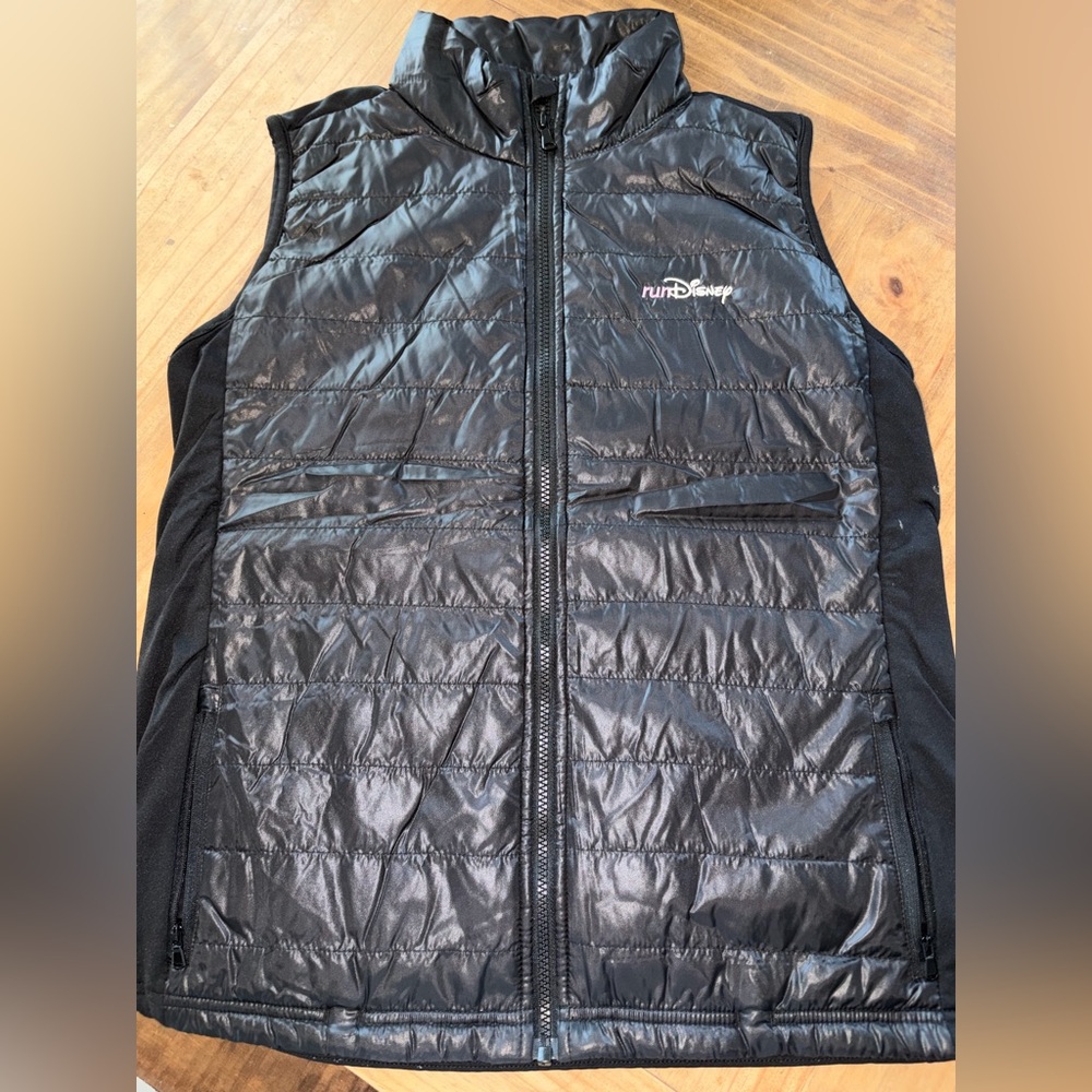 runDisney Mickey “Every Mile is Magic” Puffer Vest 🖤✨
